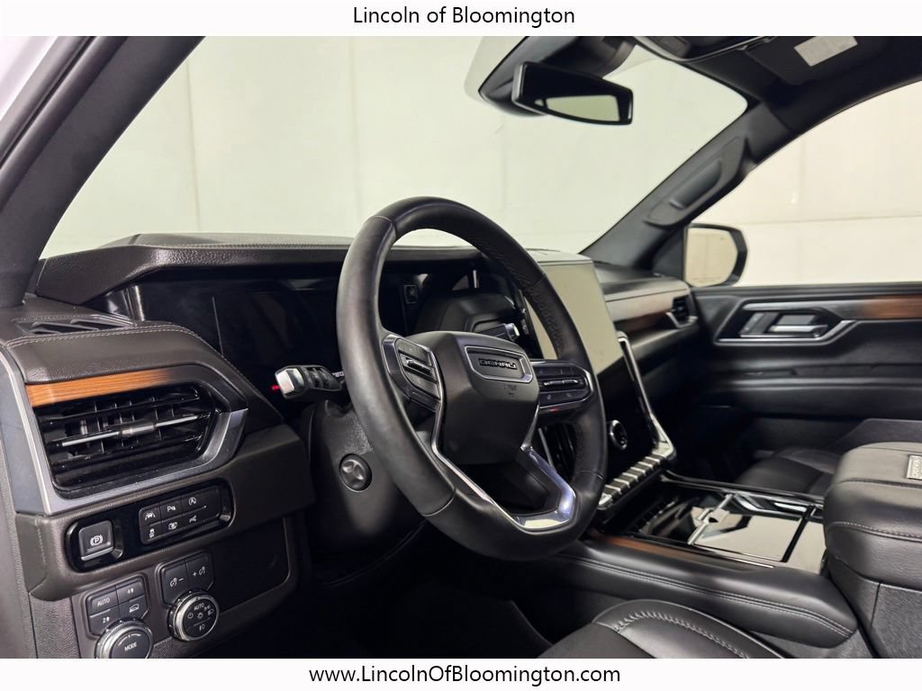 Used 2025 GMC Yukon Denali AWD/4WD image 31