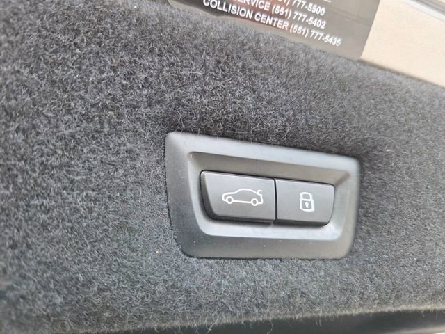 Used 2024 BMW 740i xDrive w/ Premium Package AWD/4WD image 18