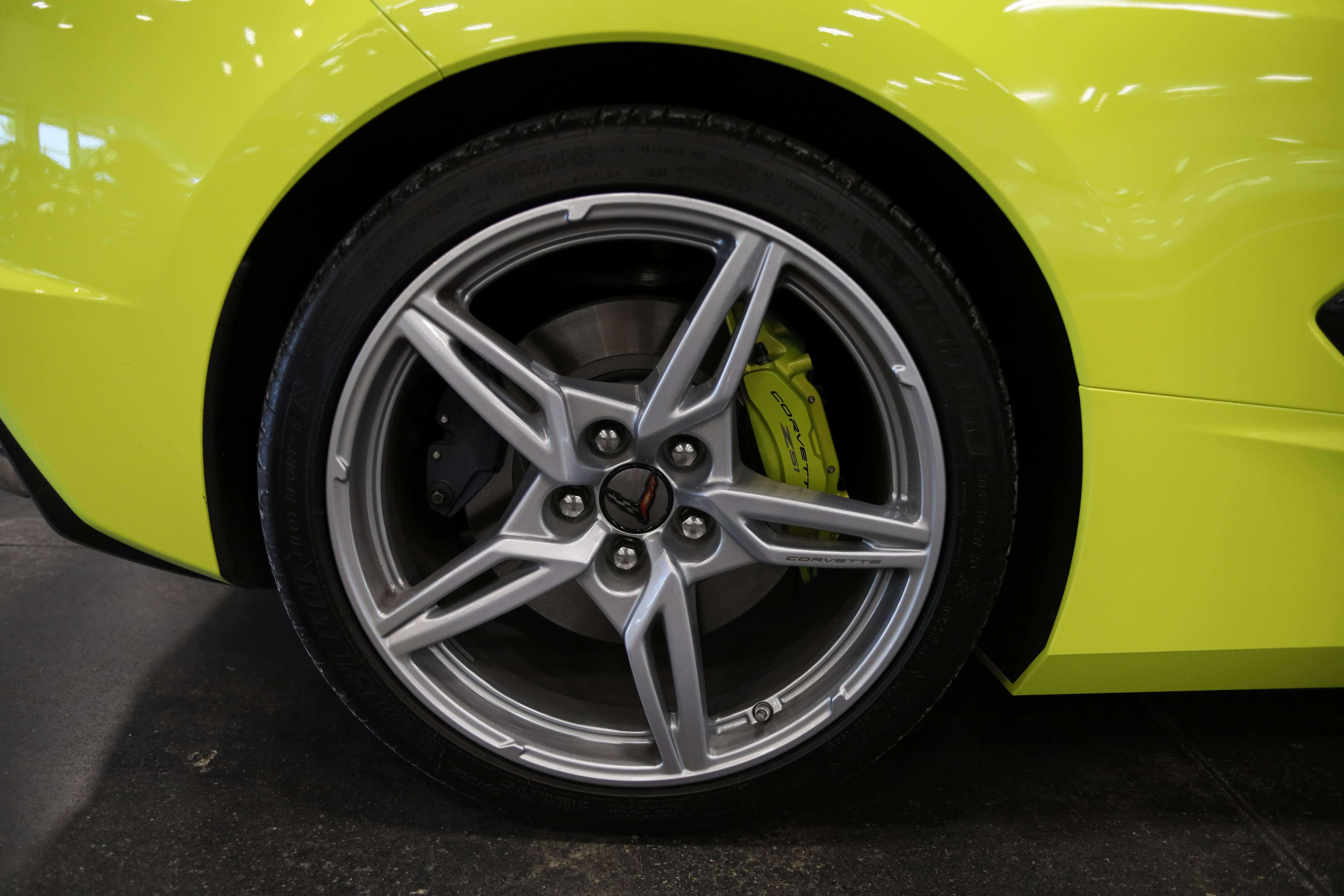 Used 2022 Chevrolet Corvette Stingray Coupe w/ Z51 Performance Package RWD image 11