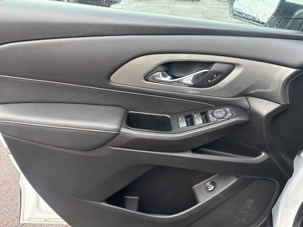 Used 2023 Chevrolet Traverse LT w/ LPO, Floor Liner Package AWD/4WD image 23