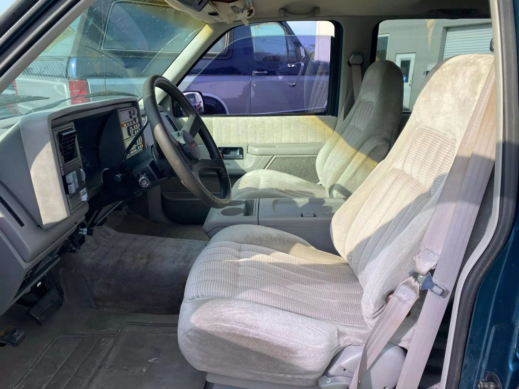 Used 1994 Chevrolet Suburban 2WD image 16