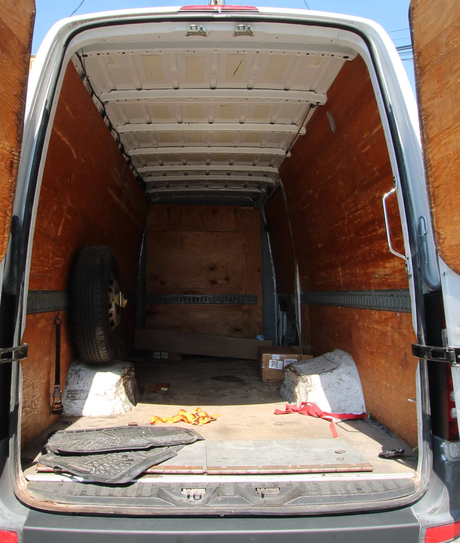 Used 2012 Mercedes-Benz Sprinter 3500 image 11