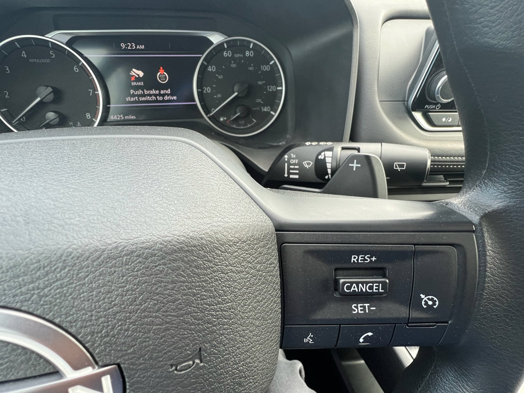 Used 2025 Nissan Rogue S image 23