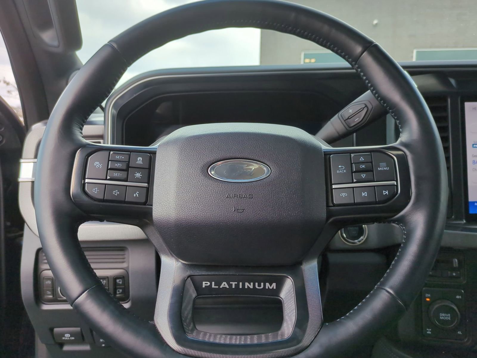Used 2025 Ford F350 Platinum w/ FX4 Off-Road Package image 30