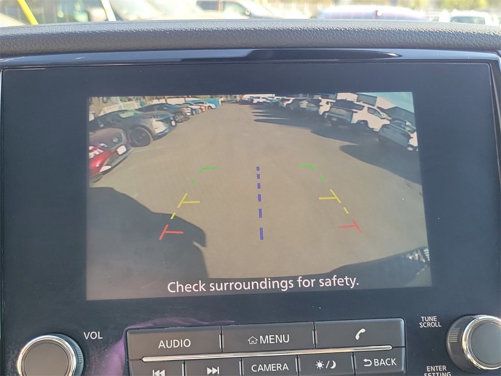 Used 2023 Nissan Titan SV image 9