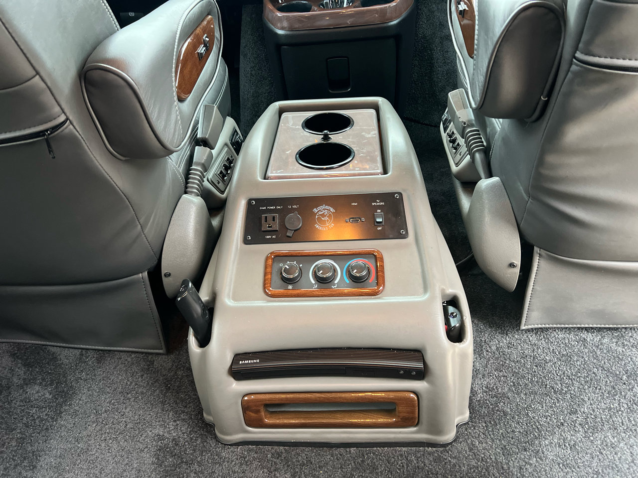 Used 2017 Chevrolet Express 2500 image 57