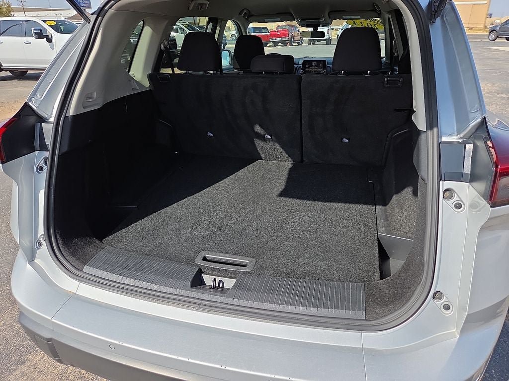Used 2024 Nissan Rogue S AWD/4WD image 18