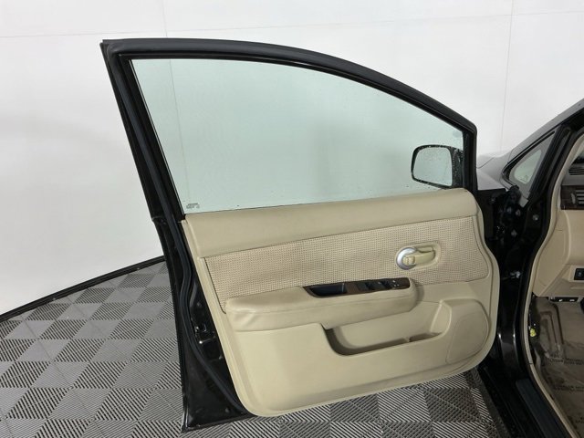 Used 2011 Nissan Versa SL image 11