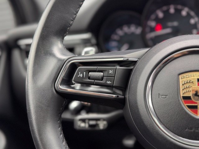 Certified 2023 Porsche Macan AWD/4WD image 23