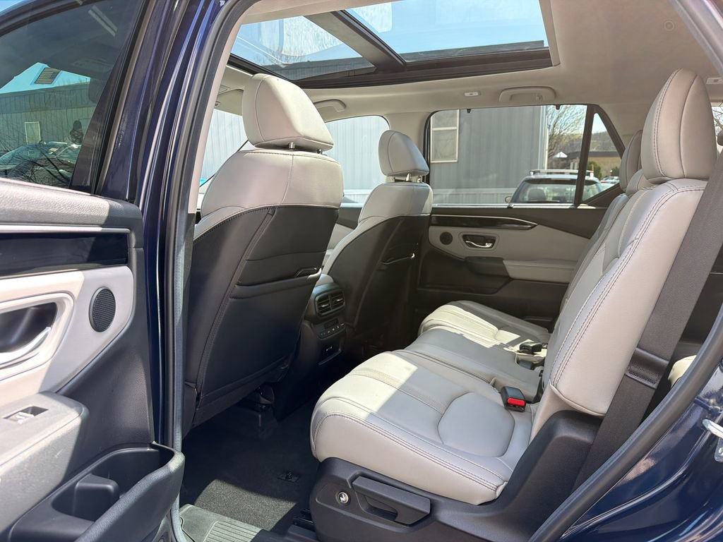 Certified 2025 Honda Pilot Touring image 19