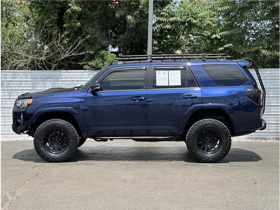 Used 2017 Toyota 4Runner TRD Off-Road Premium AWD/4WD image 13