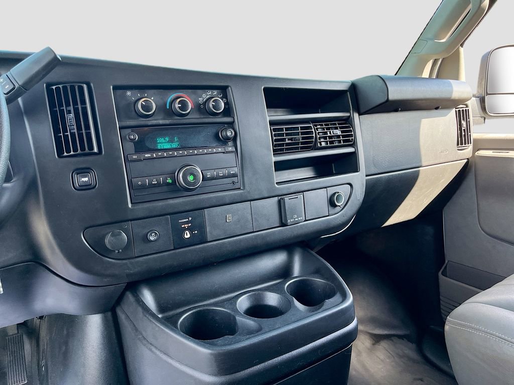 Used 2017 GMC Savana 2500 RWD image 20
