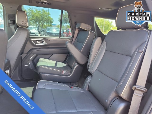 Certified 2023 GMC Yukon SLT w/ SLT Luxury Package AWD/4WD image 17