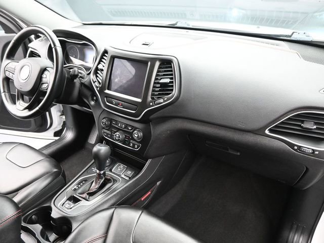 Used 2019 Jeep Cherokee Trailhawk w/ Cold Weather Group image 39