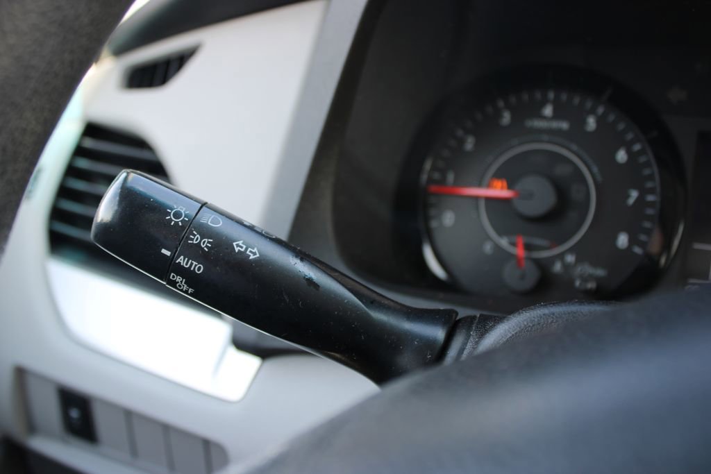 Used 2015 Toyota Sienna LE image 34