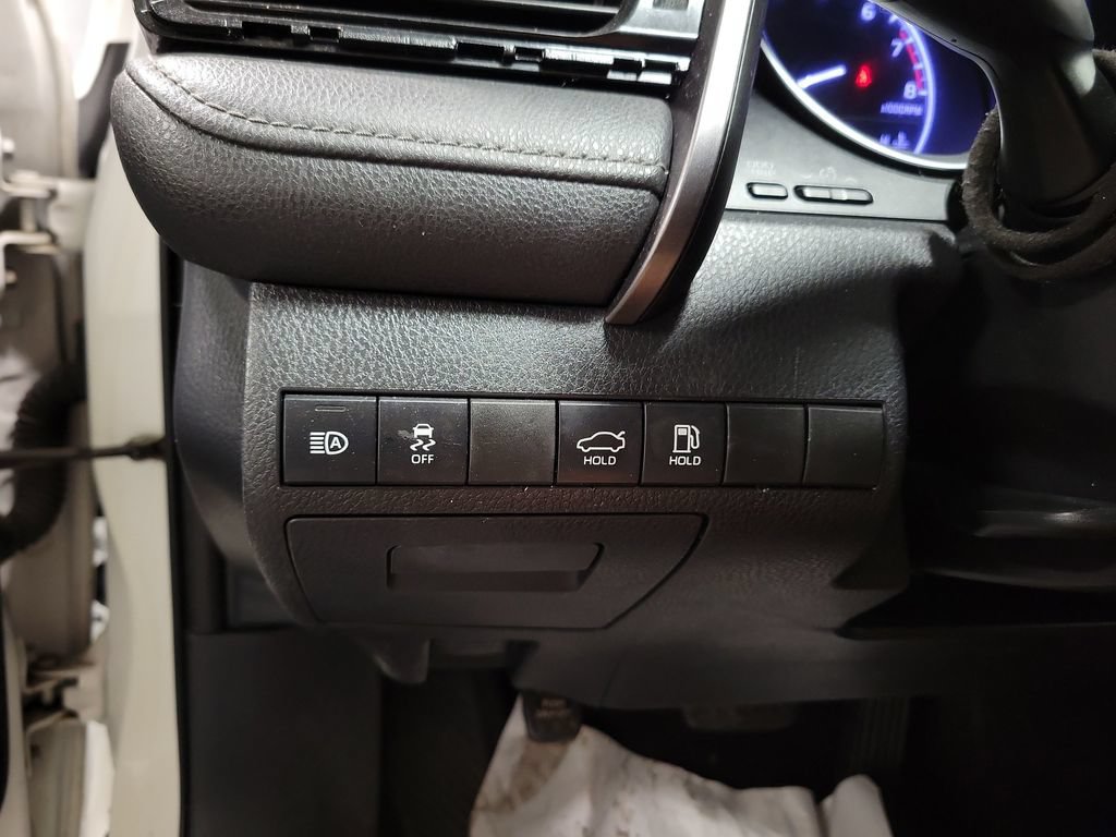 Used 2019 Toyota Camry SE FWD image 19