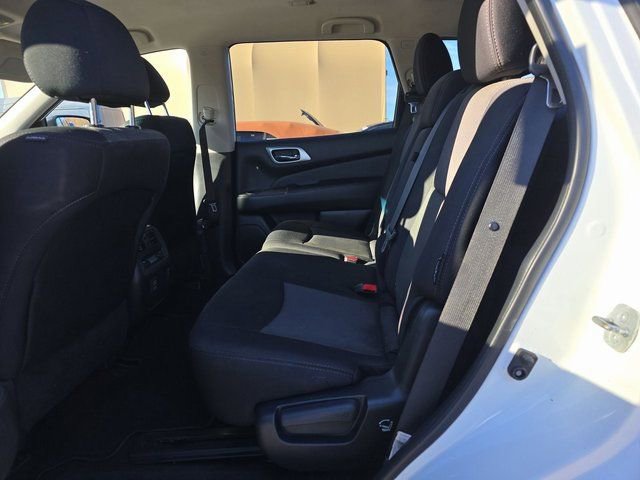 Used 2018 Nissan Pathfinder SV image 10