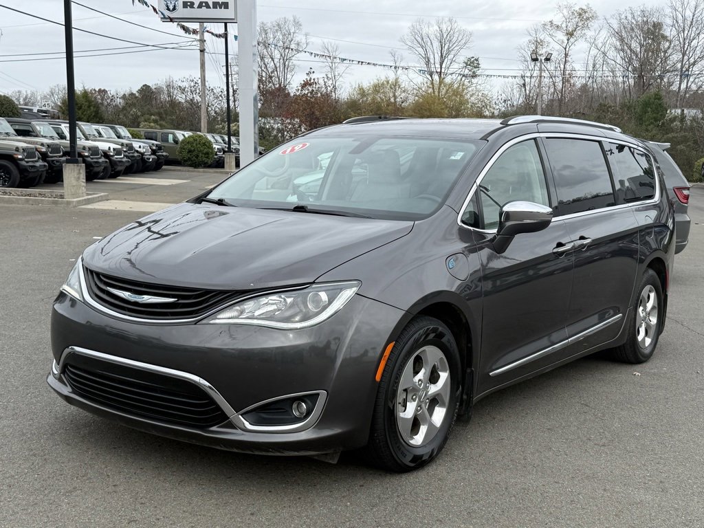 Used 2018 Chrysler Pacifica Limited image 8