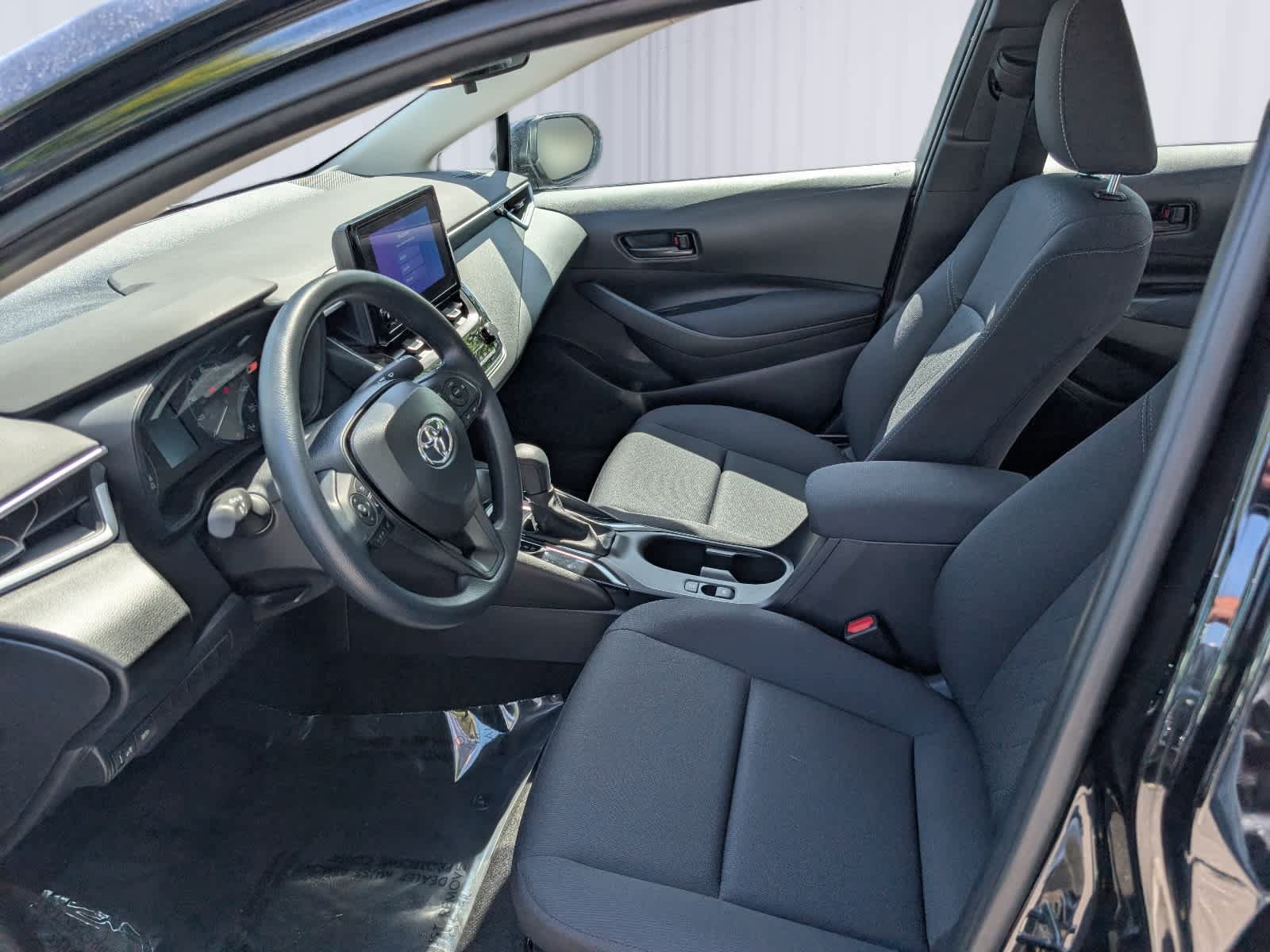 Used 2025 Toyota Corolla LE w/ LE Premium Package FWD image 12
