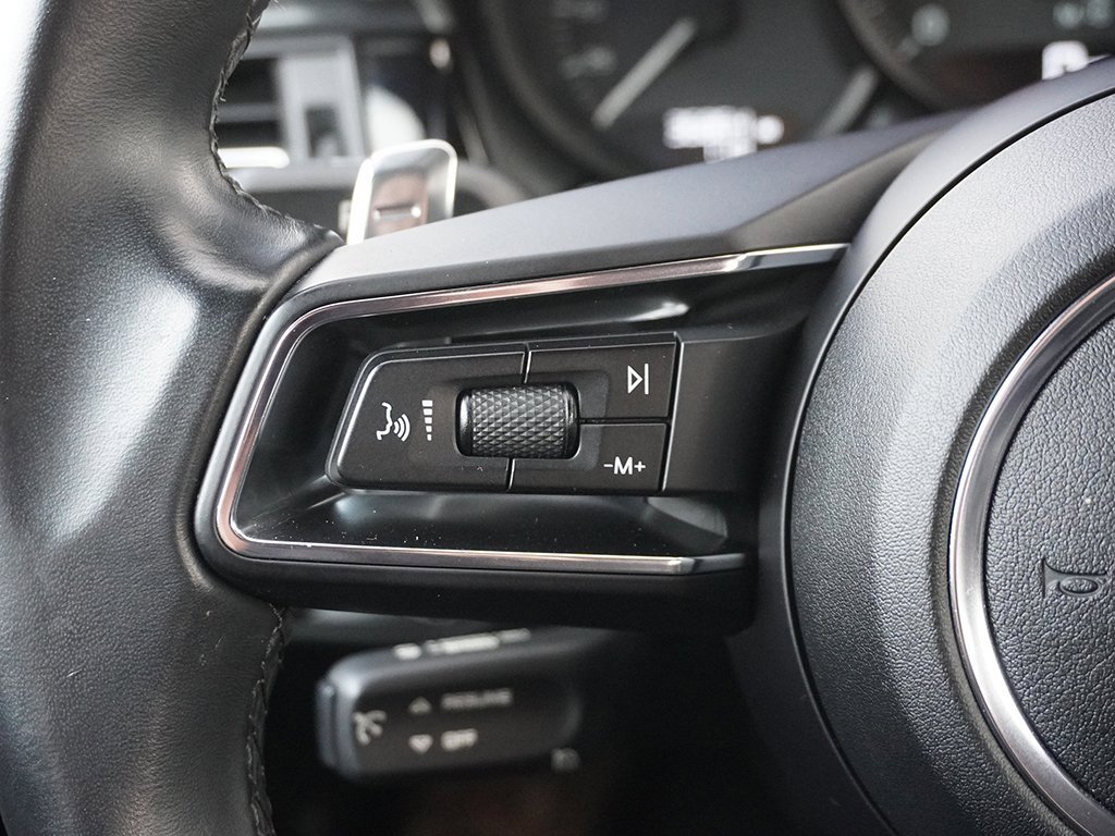 Used 2022 Porsche Macan image 46