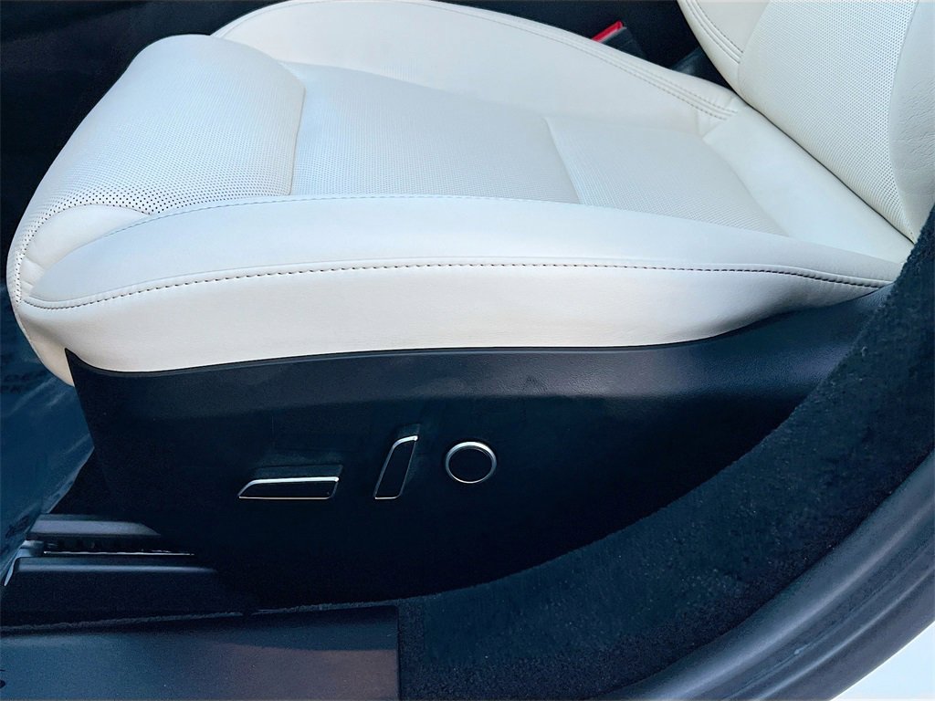 Used 2022 Tesla Model S image 18