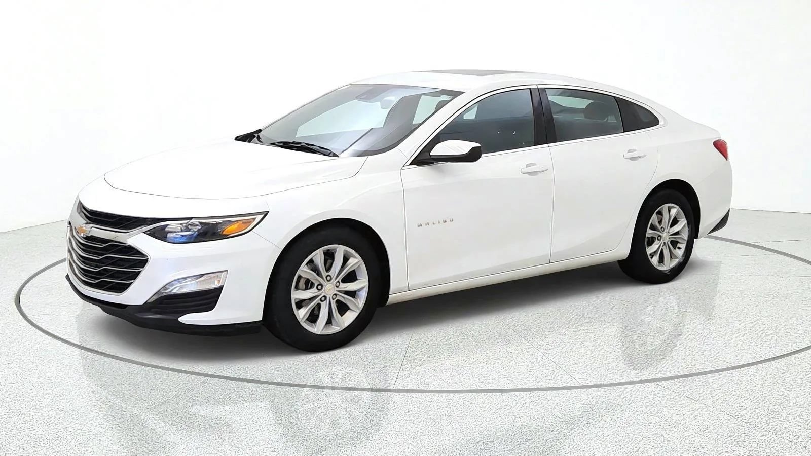 Used 2025 Chevrolet Malibu LT FWD image 4