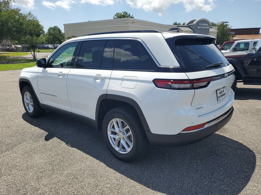 Used 2025 Jeep Grand Cherokee Laredo X w/ Luxury Tech Group I AWD/4WD image 3