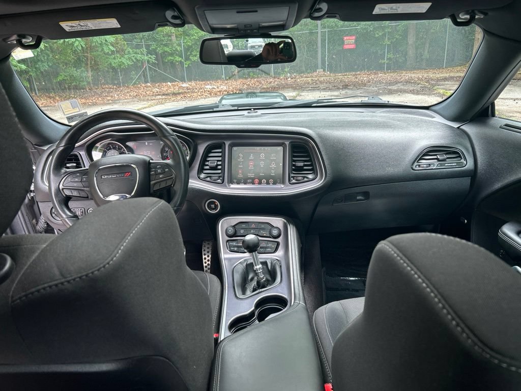 Used 2016 Dodge Challenger R/T RWD image 17