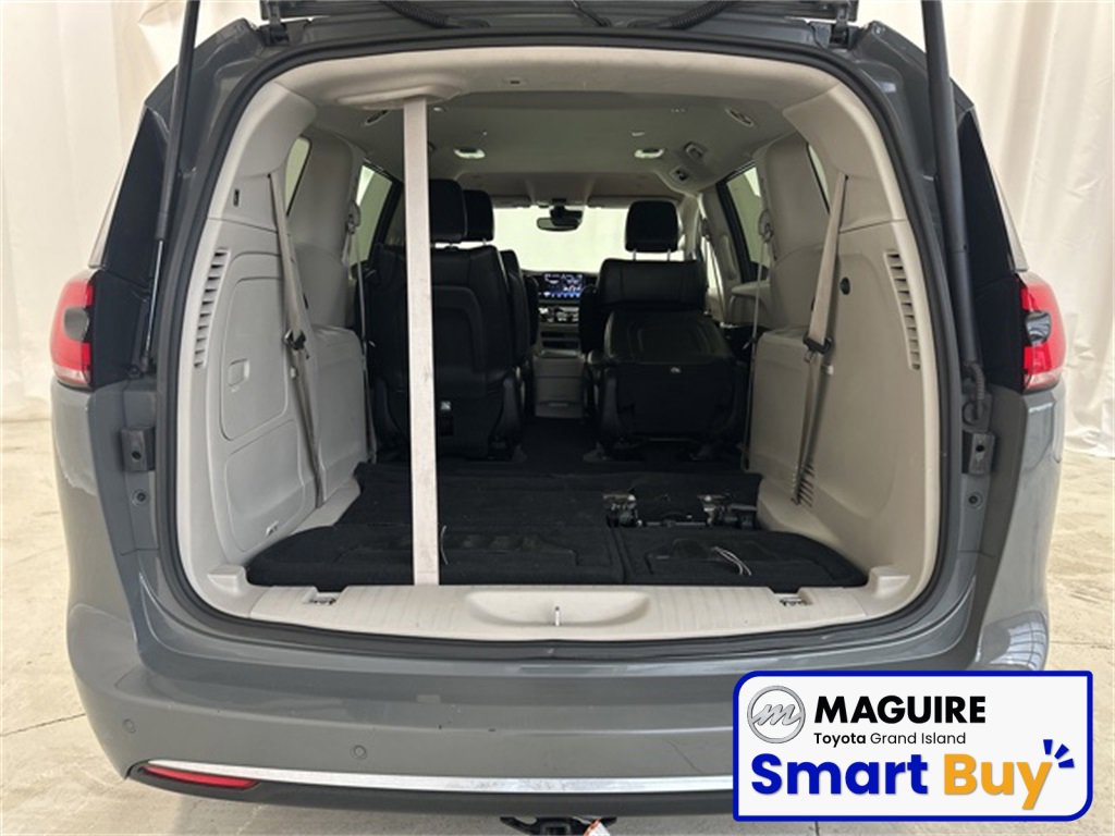 Used 2022 Chrysler Pacifica Touring-L image 26