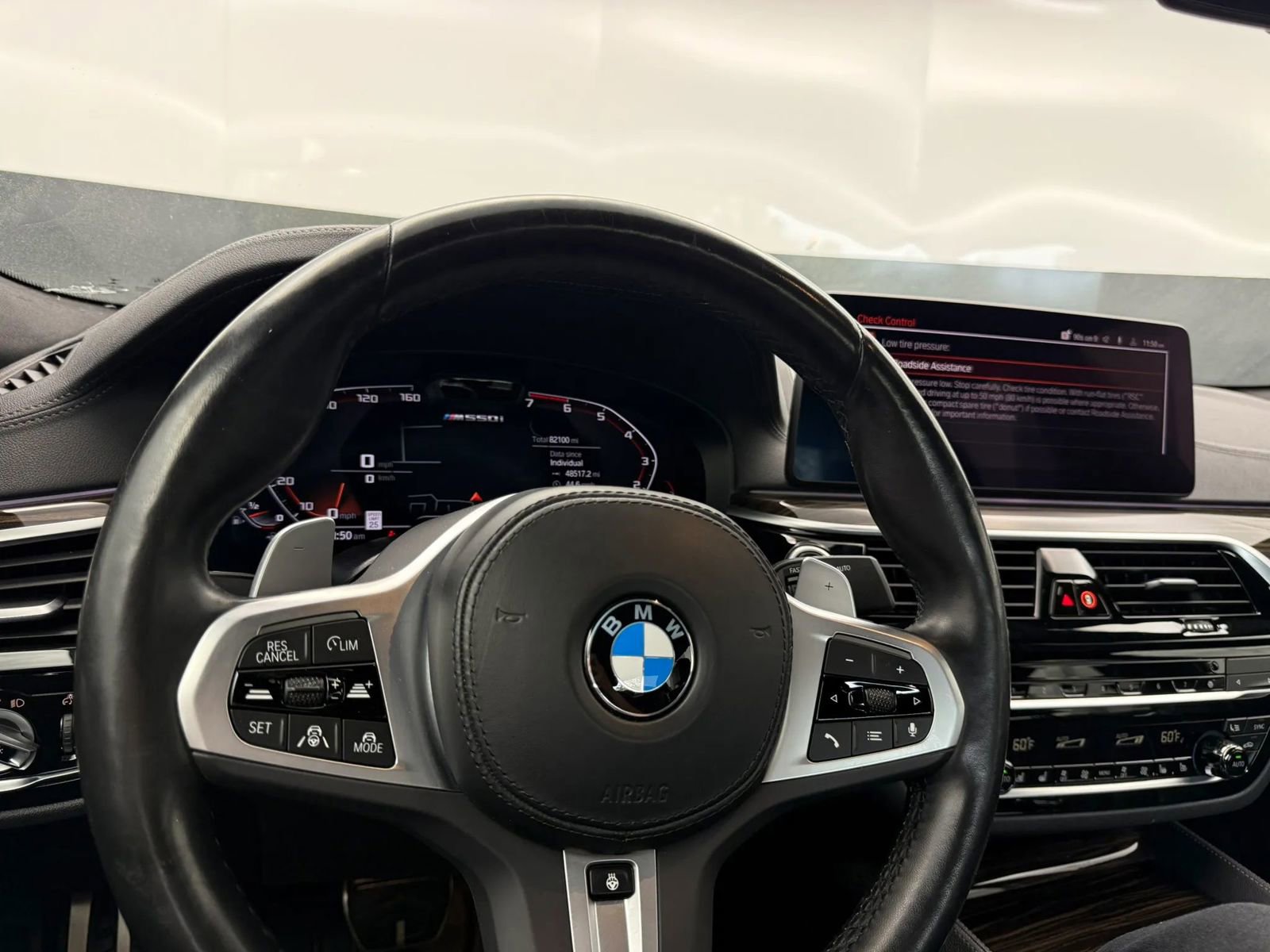 Used 2022 BMW M550i xDrive w/ Executive Package AWD/4WD image 32