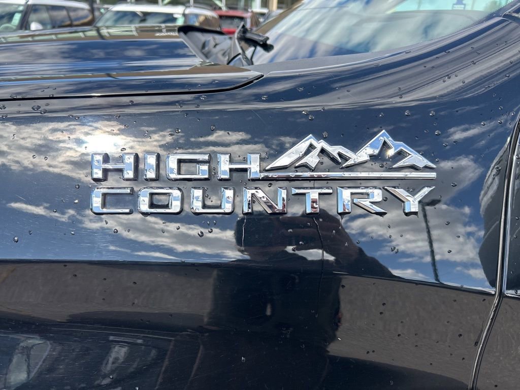 Used 2020 Chevrolet Silverado 1500 High Country w/ Technology Package AWD/4WD image 10