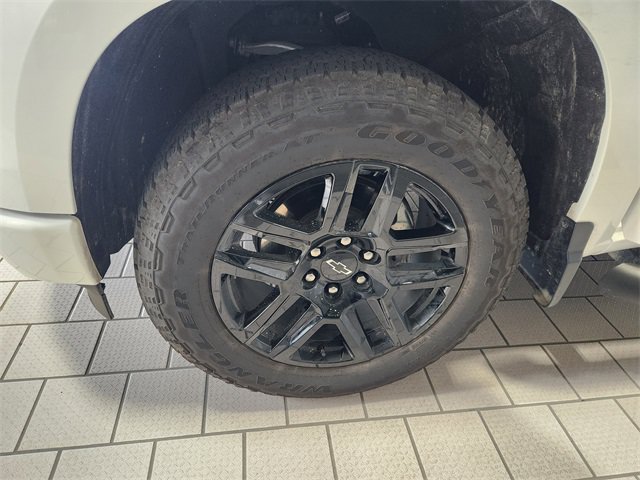 Used 2026 Chevrolet Silverado 1500 Custom w/ Turbomax Blackout Package RWD image 9