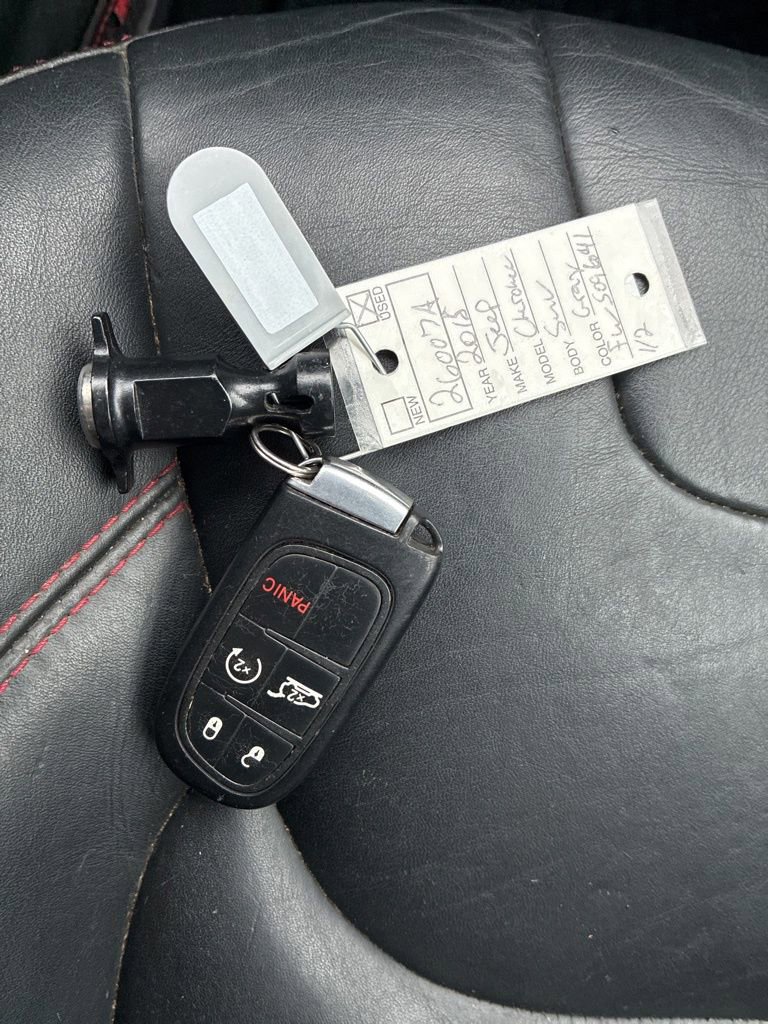 Used 2015 Jeep Cherokee Trailhawk w/ Comfort/Convenience Group image 30