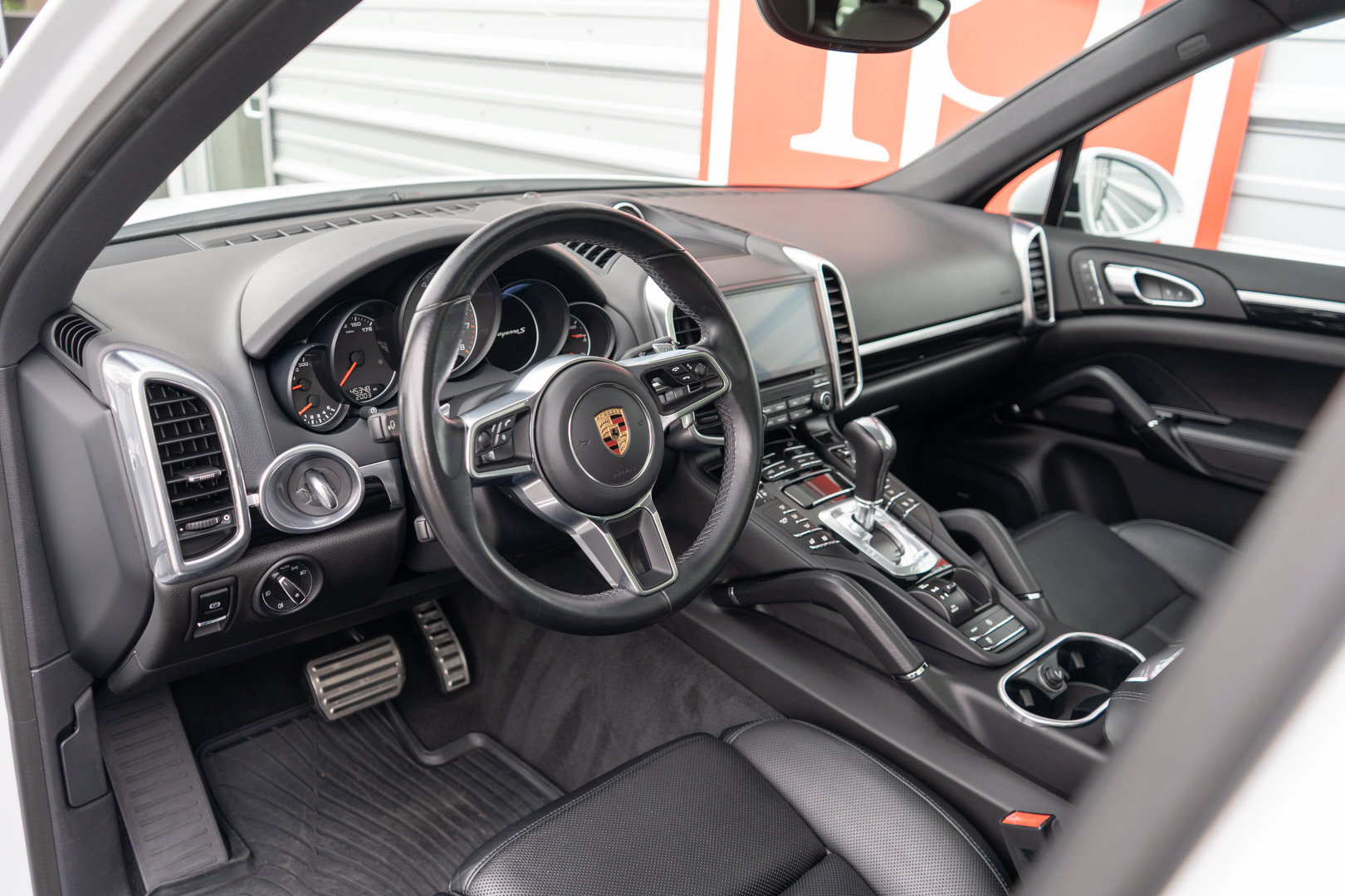 Used 2018 Porsche Cayenne S AWD/4WD image 8
