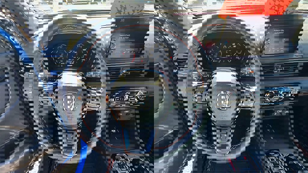 Used 2025 Honda Pilot TrailSport image 24