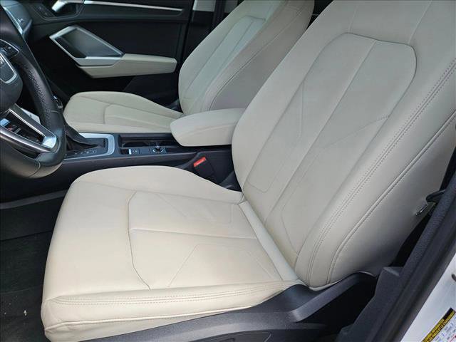 Used 2022 Audi Q3 2.0T Premium w/ Convenience Package AWD/4WD image 14