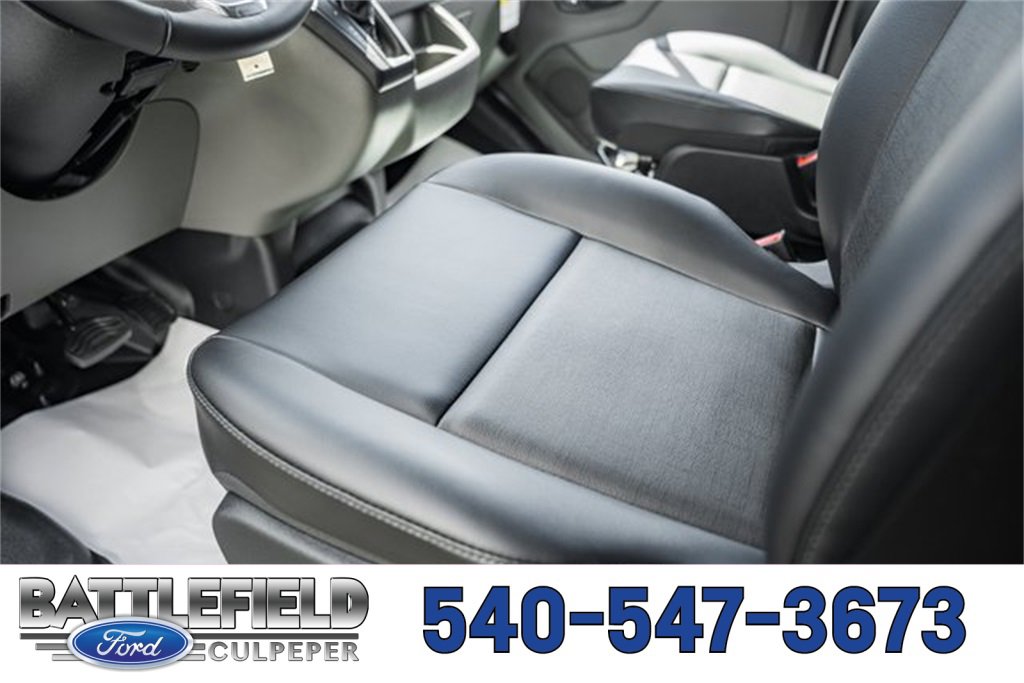 New 2025 Ford Transit 250 148 Medium Roof image 32