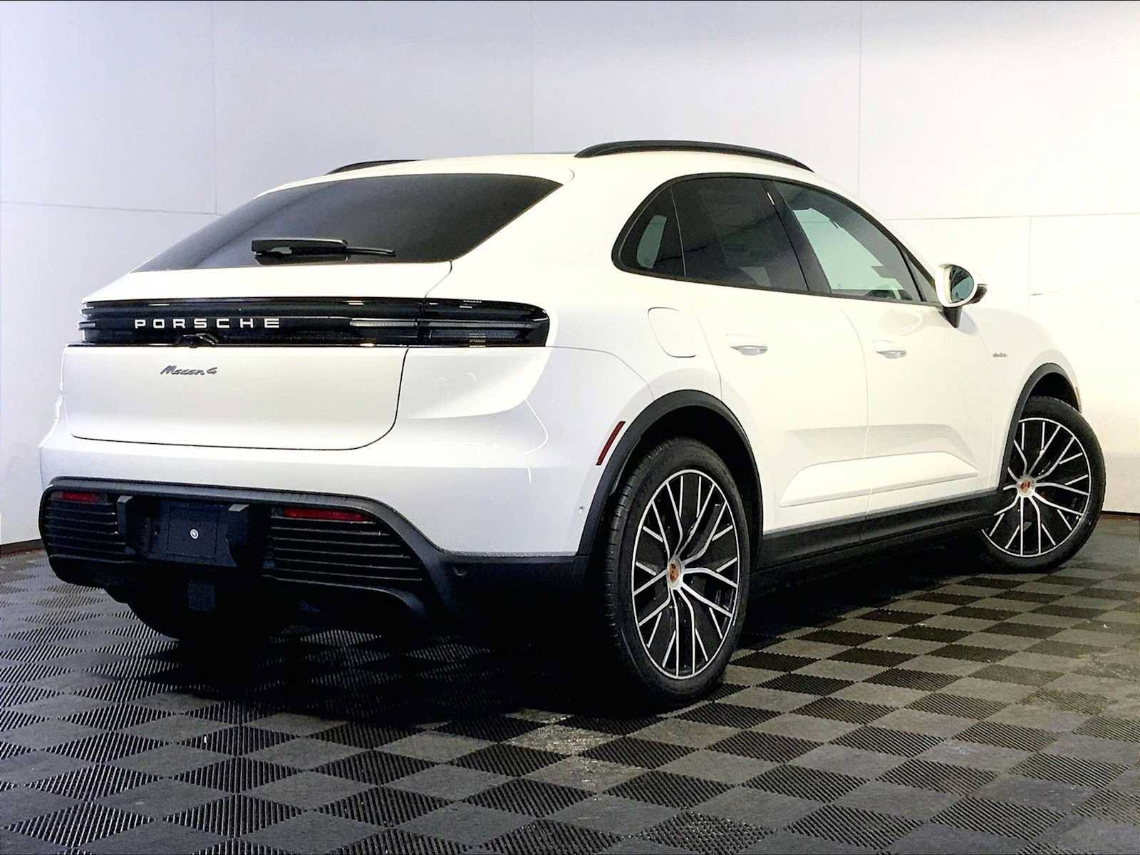 New 2026 Porsche Macan 4 Electric AWD/4WD image 7
