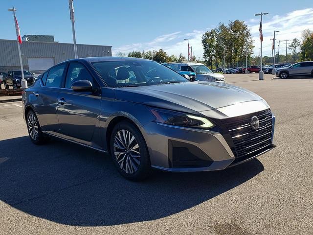 Used 2023 Nissan Altima 2.5 SV image 3