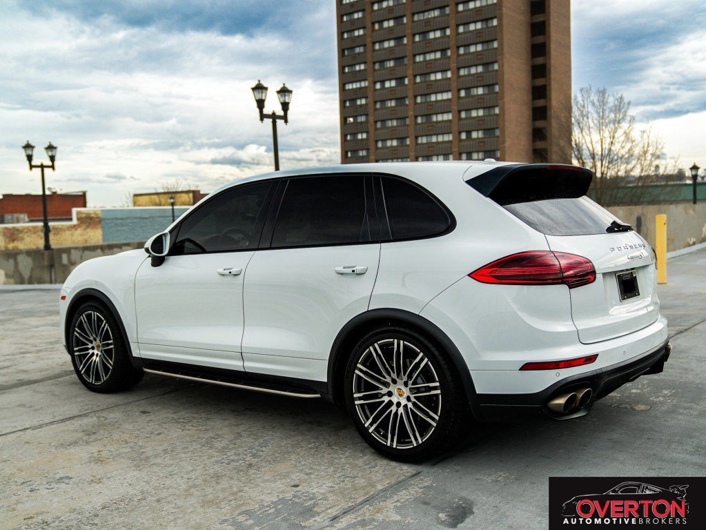 Used 2015 Porsche Cayenne S image 3