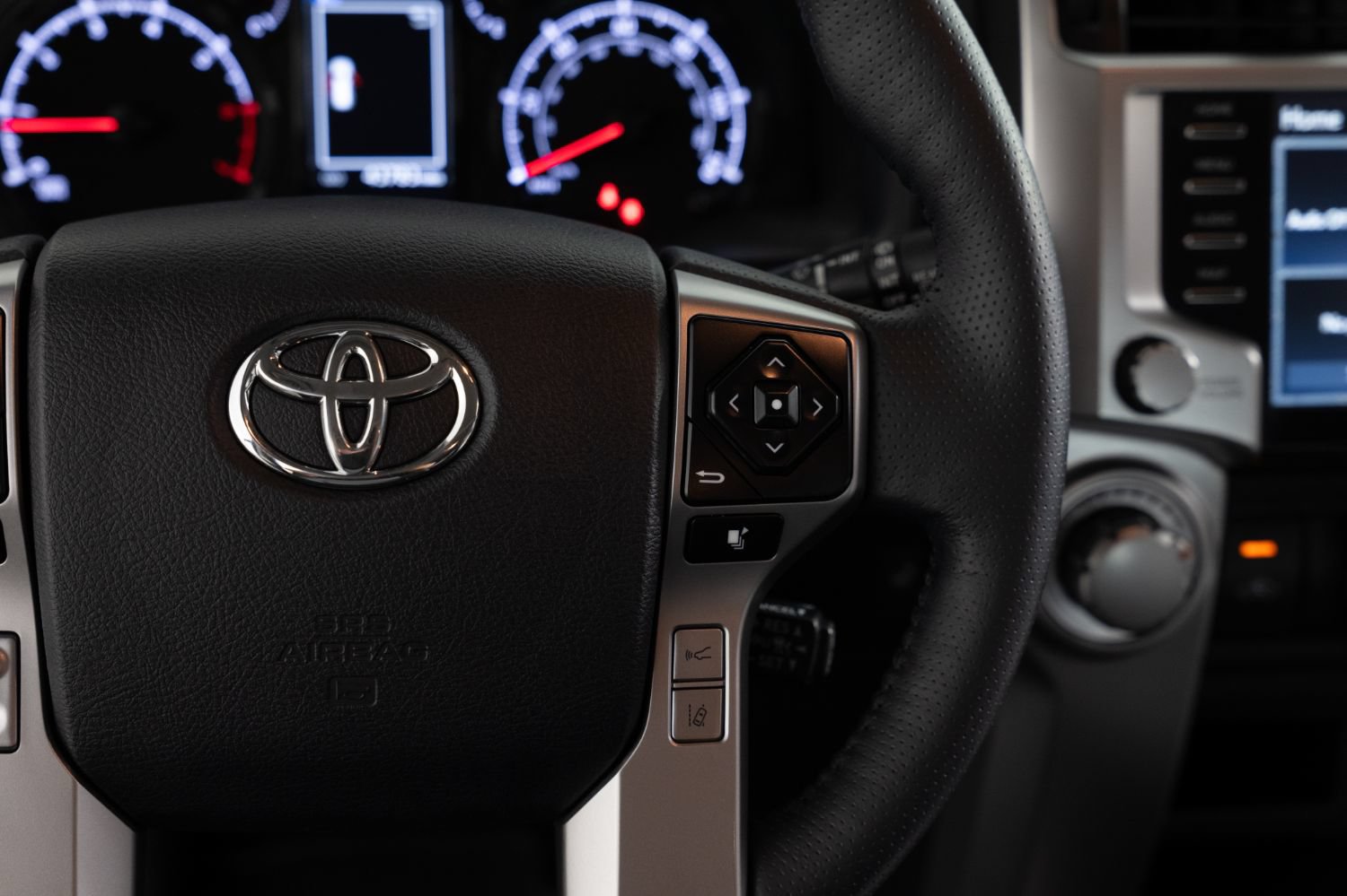 Used 2023 Toyota 4Runner SR5 Premium w/ Moonroof Package AWD/4WD image 31
