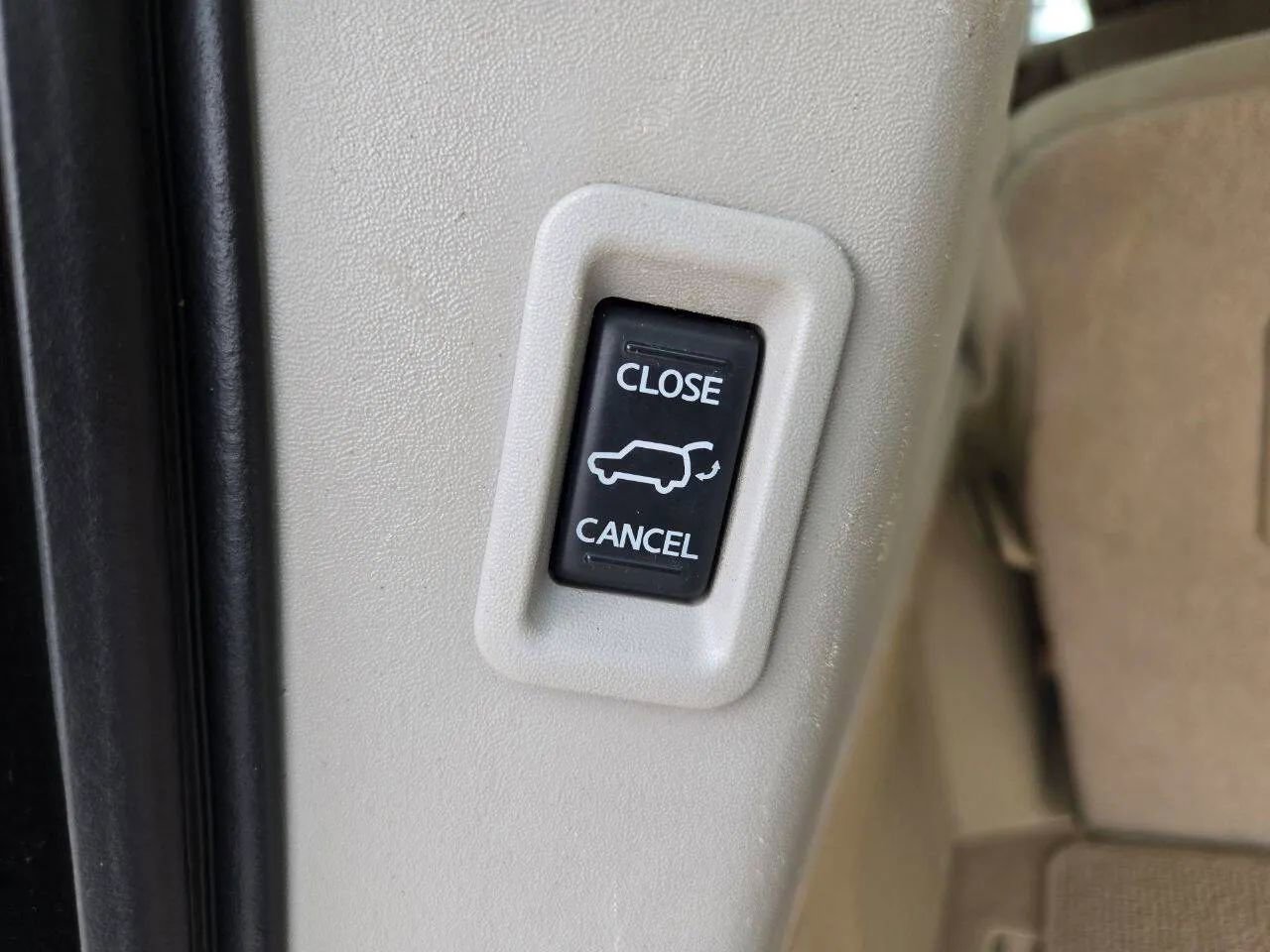 Used 2012 Nissan Armada SV image 10