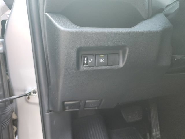 Used 2023 Toyota RAV4 XLE AWD/4WD image 17