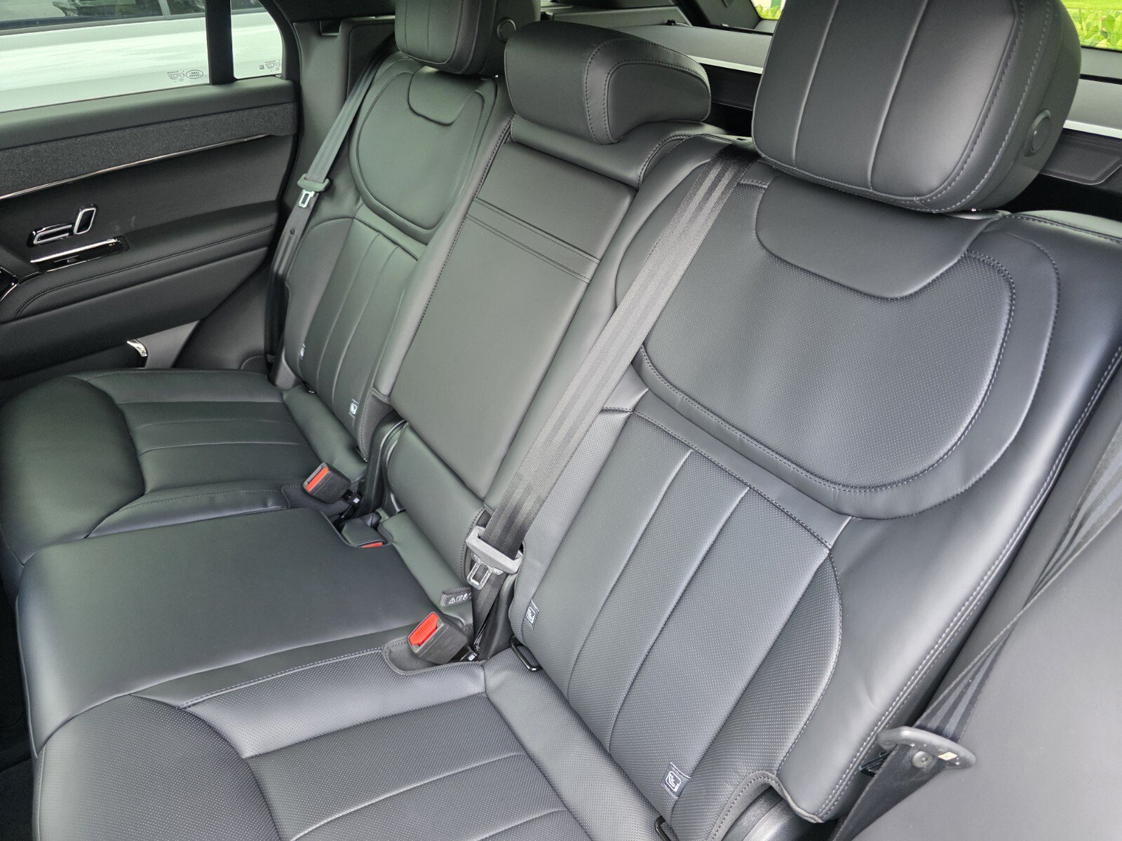 Used 2026 Land Rover Range Rover Sport Dynamic SE AWD/4WD image 14