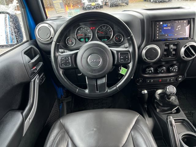 Used 2016 Jeep Wrangler Unlimited Rubicon w/ Connectivity Group image 16