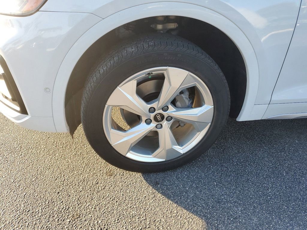 Used 2021 Audi Q5 Prestige w/ Prestige Package image 5