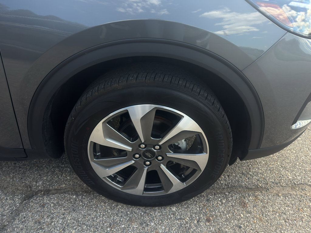 Used 2025 Ford Escape Platinum AWD/4WD image 15