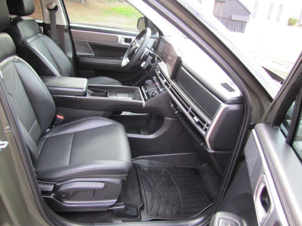 Used 2025 Hyundai Santa Fe SEL image 13