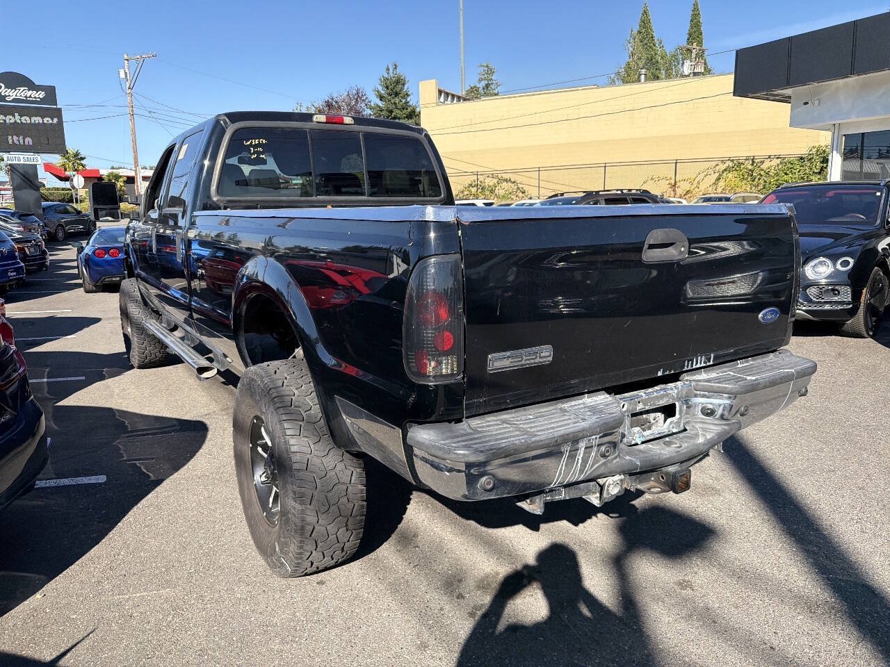 Used 2006 Ford F350 Lariat AWD/4WD image 2