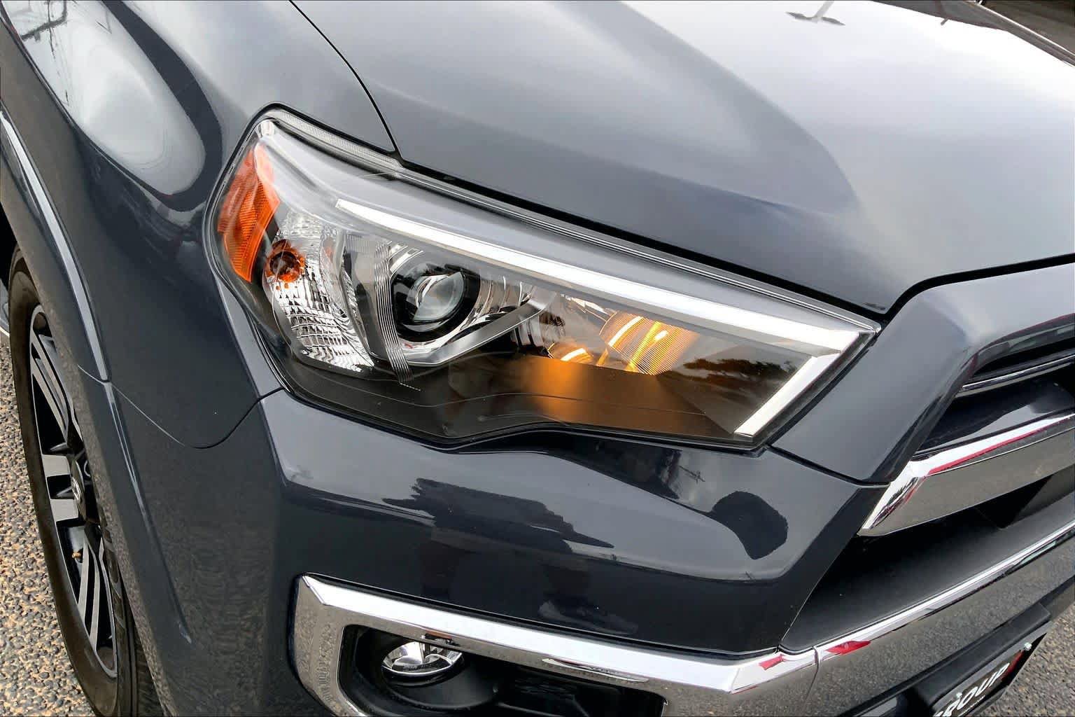 Used 2024 Toyota 4Runner Limited AWD/4WD image 28